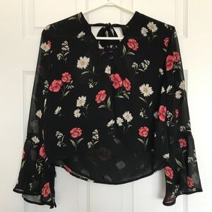 FOREVER 21 Cropped Floral Rose Blouse M Fit Black Red White Flare Out Cuffs